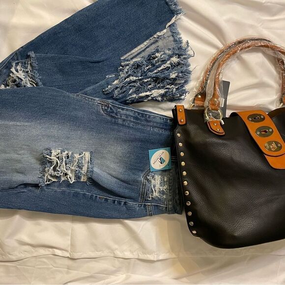 Plus Size Distressed Jeans- NWT - Picture 10 of 12